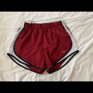 MAROON NIKE RUNNING SHORTS